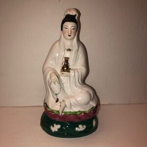 Vintage Porcelain Chinese Goddess Of Mercy Quan Yin Guanyin  Statue Size 10.25”